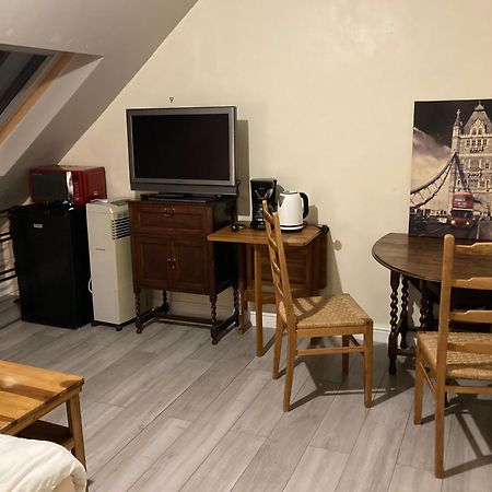 Jacks Court B1 Hotel Stalybridge Bagian luar foto